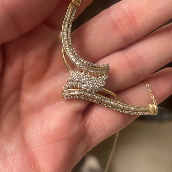 Elegant 10k gold diamond necklace